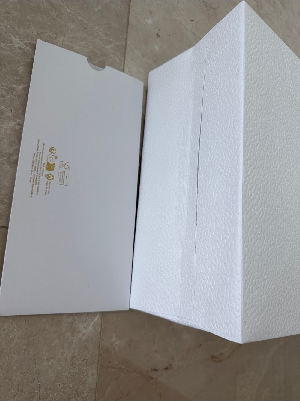 Dior White Textured Gift bag, envelope , ribbon with Gold Logo, New - Picture 5 of 11